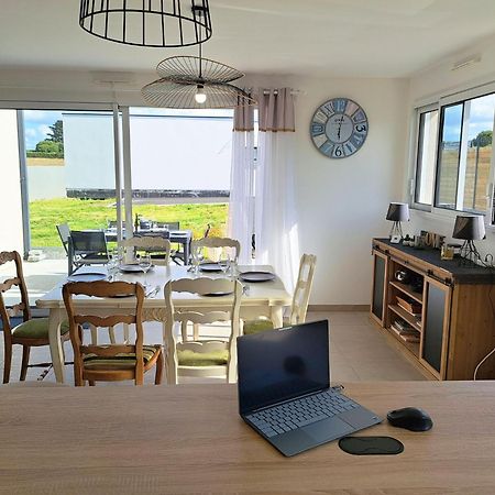Single Storey Holiday Home In Cléder Exteriör bild