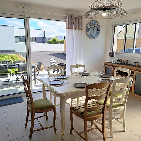 Single Storey Holiday Home In Cléder Exteriör bild