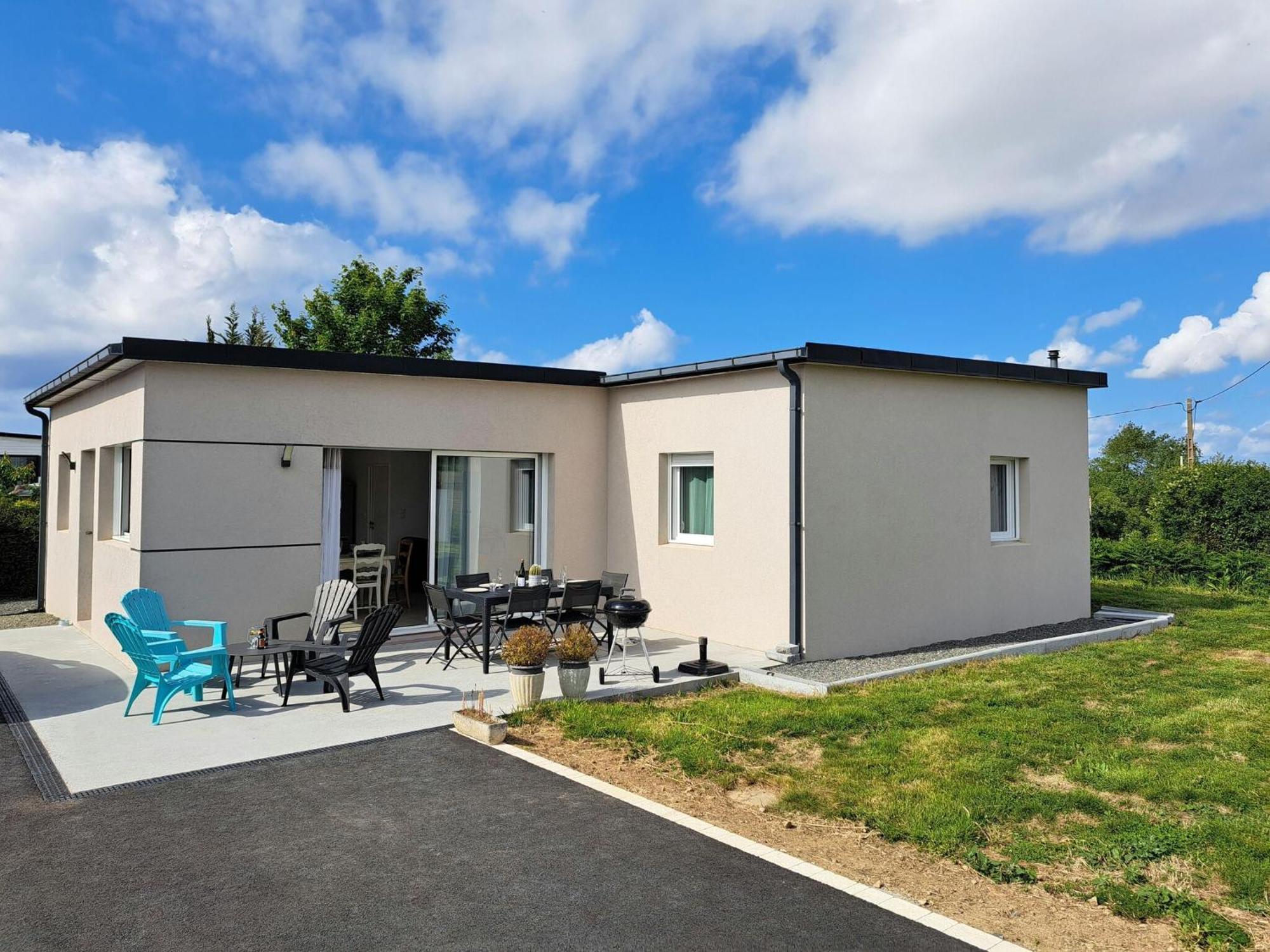 Single Storey Holiday Home In Cléder Exteriör bild